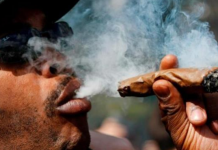 Wee smokers to go on naked demo over rise in price of substance