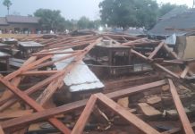 A/R: Rainstorm deroofs Ejuraman Anglican SHS dinning hall; injures scores of students