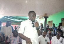 Thousands defy rainfall to welcome NDC’s Gyakye Quayson to Assin North