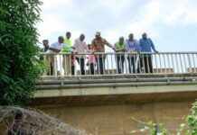 Roads Minister inspects Sogakope Bridge following Akosombo Dam spillage