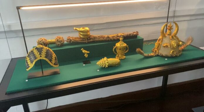 Artefacts looted Manhyia 1