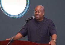 ‘Please don’t leave our country, tarry a bit more’ – Mahama begs CEOs over economic turmoil