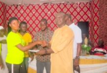 Obuasi West: MP aspirant gives soft loans to 500 women