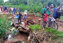 Residents of Afram plains bemoan delay in constructing new bridge over Afram River and intermittent breakdown of ferry