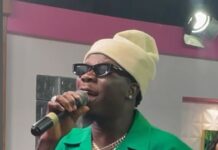 I pray for divine discernment on how to handle insults from industry persons – Stonebwoy