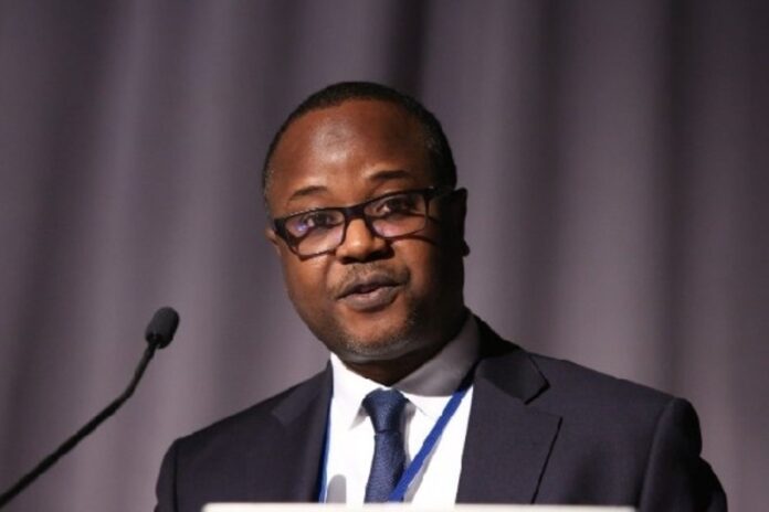 Dr Maxwell Opoku-Afari