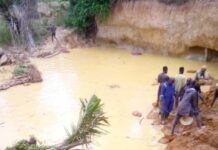 Ashanti Region: 5 illegal miners dead; others trapped in a pit