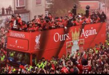 Car runs into crowd at Liverpool FC parade