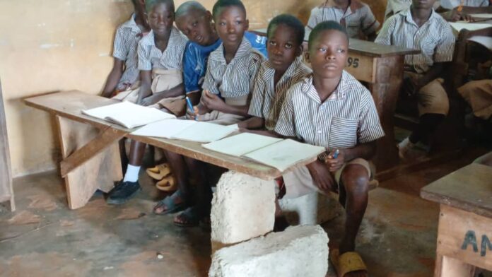 Adjoum block desks (3)