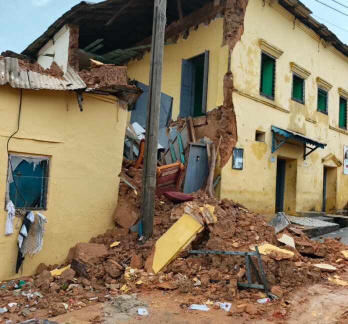 Collapsed building - Cape Coast