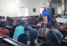 Sekyere Kumawu DCE introduces Feed Ghana Programme to farmers in the area