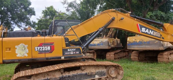 Excavators - galamsey