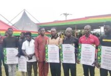 Helicopter crash: Mahama rewards community rescuers with GHS 100k