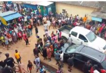 Western Region: Alleged ‘Sakawa Boys’ held hostage at Nkotompo after dropping an object into the sea