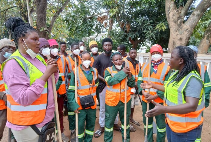 Informal sector waste workers - KMA cleanup