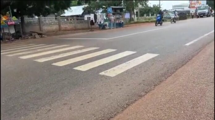 Zebra crossing - Tamale (11)