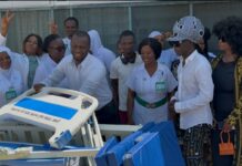 Music icon Kojo Antwi donates beds, other equipment to Weija Gbawe Municipal Hospital