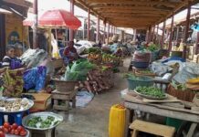 Over 200 traders at Berekum Central Market defrauded after paying GHC500 registration fee for GHC10k loan