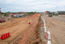 Roads Minister appeals to Ghanaians to bear with govt for inconveniences caused during road projects