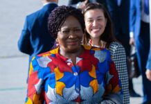Veep urges Ghanaians in Spain to take advantage of new immigration amnesty