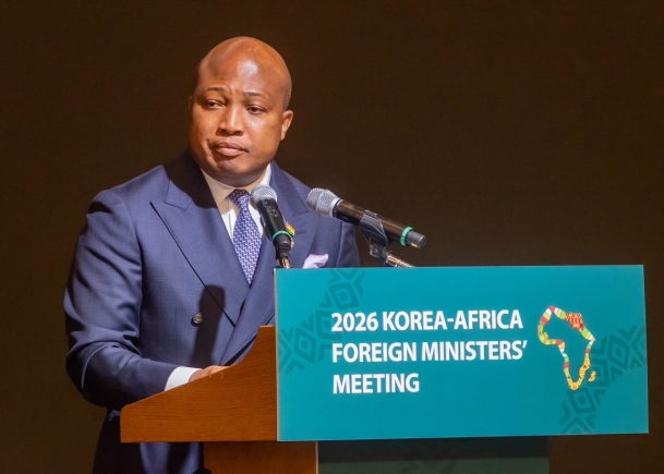ablakwa_sam