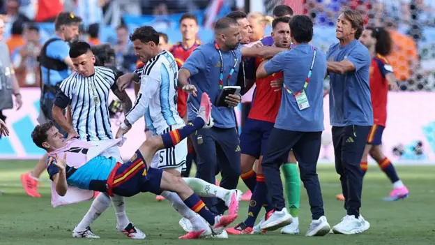 Argentina fight