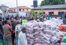 ‘Service to mankind is service to Allah’ – Alhaji Agongo during donation to flood victims
