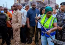 Vice President joins Nat’l General Cleaning Exercise at Nungua Market and around the Presidency precinct