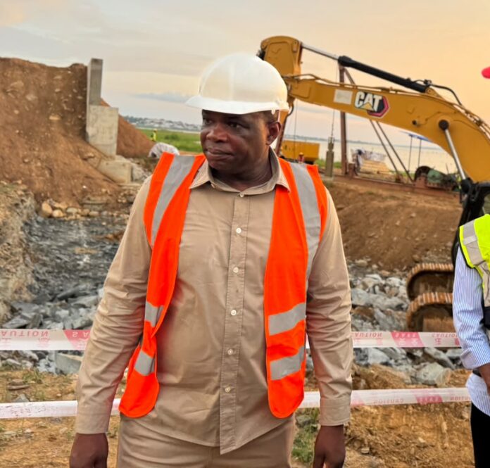 Roads Minister inspects Dambai bridge project