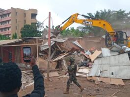 Ashanti Region: KMA officials demolish 500 illegal structures at Asafo Interchange