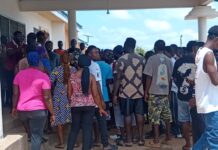 UER: Residents besiege Talensi District Assembly over frequent blackouts; refuse to pay bills