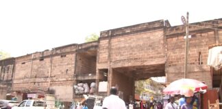 Abandoned Madina market building raises safety concerns as traders continue business