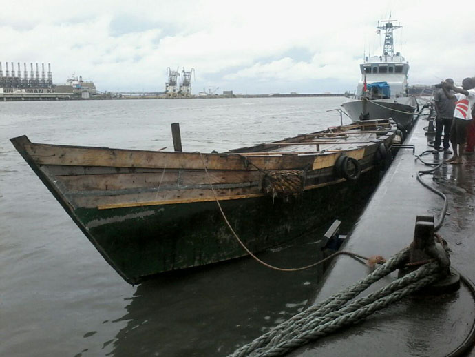 canoe_siphoning